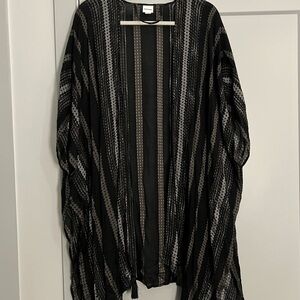 Sonoma Black and Gray Patterned Kimono